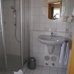 Πανσιόν Zur Burg Ewattingen