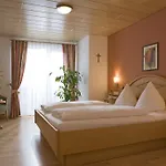 Πανσιόν Zur Burg Ewattingen