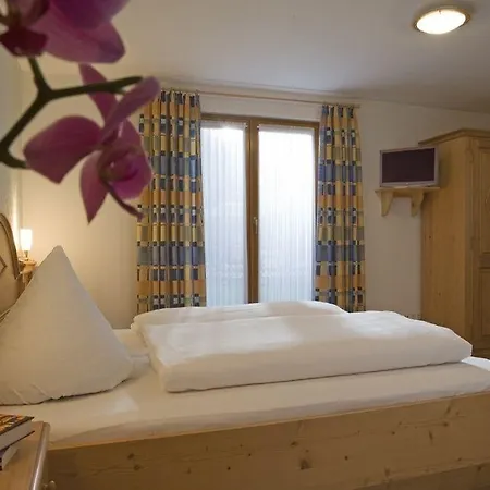 Zur Burg Konukevi Ewattingen