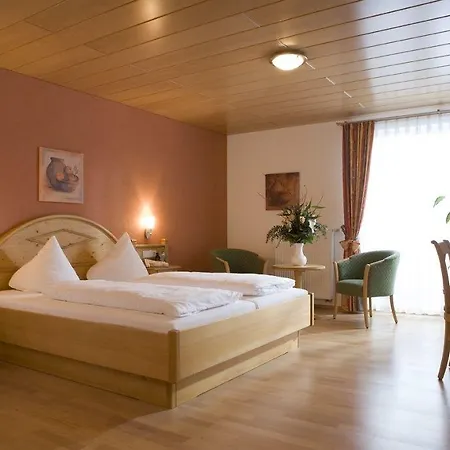 Zur Burg Konukevi Ewattingen