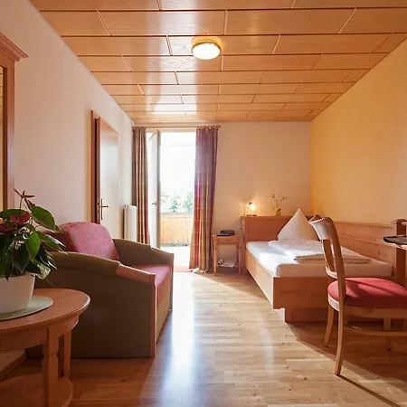 Zur Burg Konukevi Ewattingen